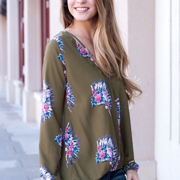 ❗️Last 1! SMALL Olive Indian chief top - Picture 2 of 8